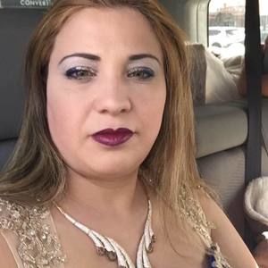 Meet your Posher, Mona